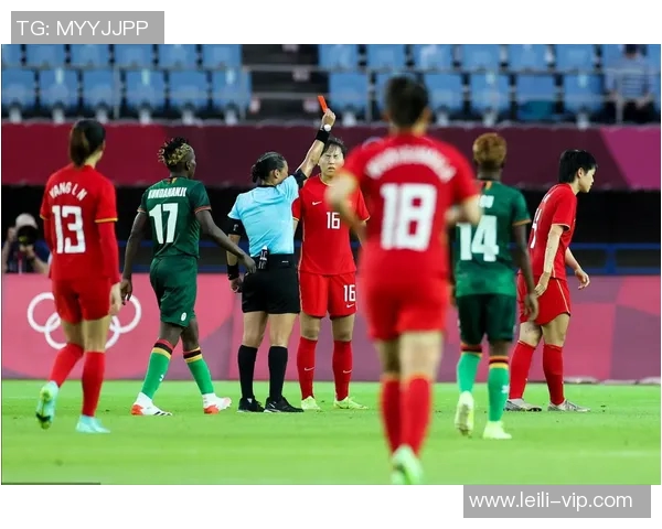 哈肯与华保斯的精彩对决揭示了足球战术的博弈与团队协作的重要性